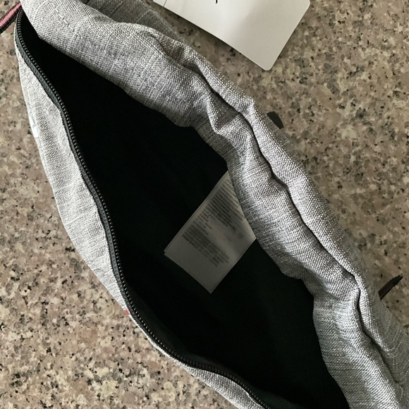 AIR Jordan Crossbody Fanny Pack Bag - Picture 7 of 13